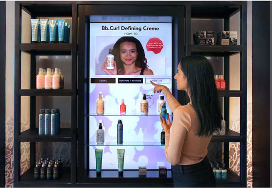 Buty / torby Interaktywna ściana wideo Ekran LCD Czarny kolor dla wysokiej wydajności sklepu
